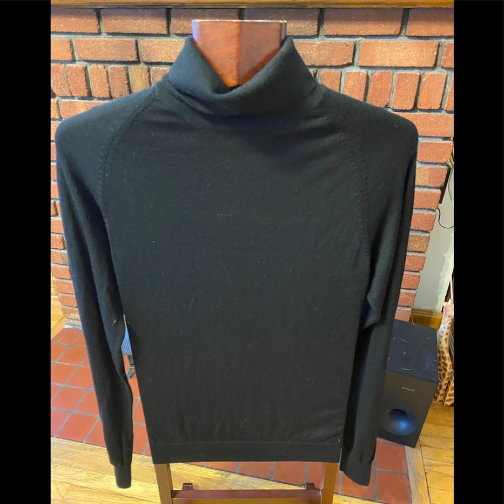 Like new merino wool turtleneck sweater size XL